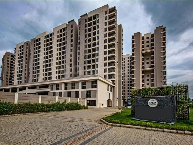 2 BHK Apartment in Joka for resale Kolkata. The reference number is 21114075