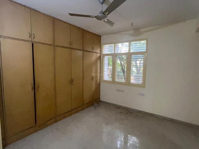 2 BHK Apartment in Jayanagar for rent Bengaluru. The reference number is 18799409