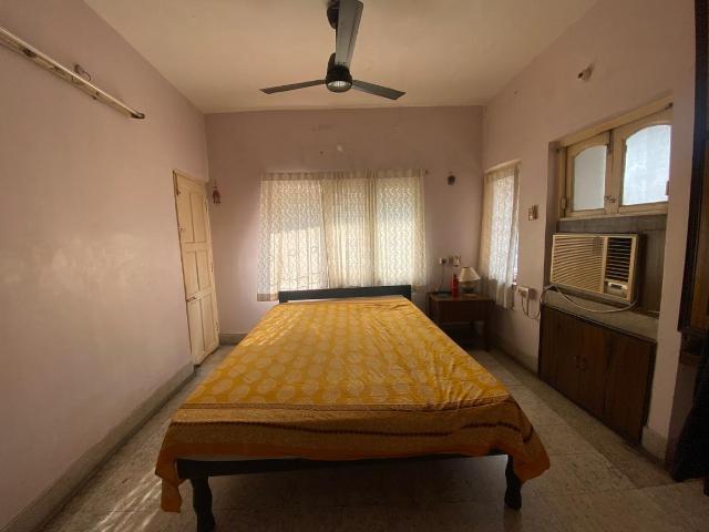 2 BHK Apartment in Jadavpur for rent Kolkata. The reference number is 20885574