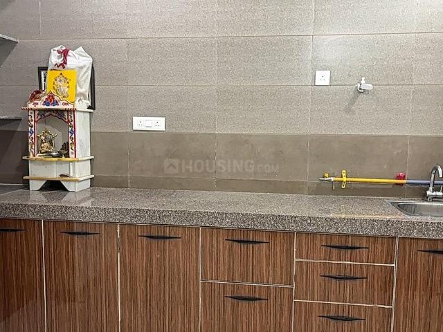 2 BHK Apartment in Jagatpur for rent Ahmedabad. The reference number is 18450136