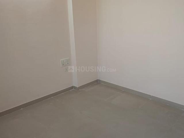 2 BHK Apartment in Jagatpur for rent Ahmedabad. The reference number is 19356307