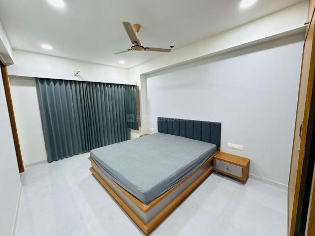 2 BHK Apartment in Jagatpur for rent Ahmedabad. The reference number is 19627096