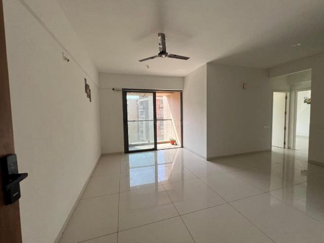 2 BHK Apartment in Jagatpur for rent Ahmedabad. The reference number is 20143830