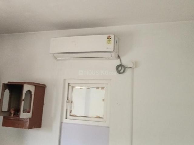 2 BHK Apartment in Jagatpur for rent Ahmedabad. The reference number is 20156550