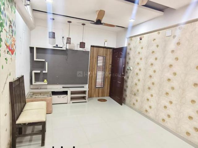 2 BHK Apartment in Jagatpur for rent Ahmedabad. The reference number is 20598987