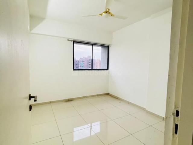 2 BHK Apartment in Jagatpur for rent Ahmedabad. The reference number is 20629781