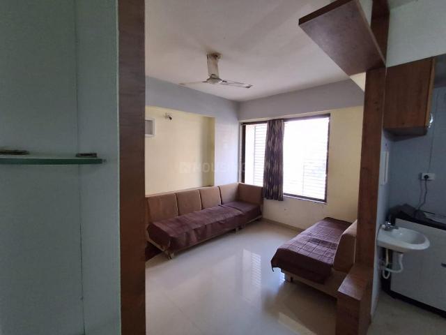 2 BHK Apartment in Jagatpur for rent Ahmedabad. The reference number is 20965493