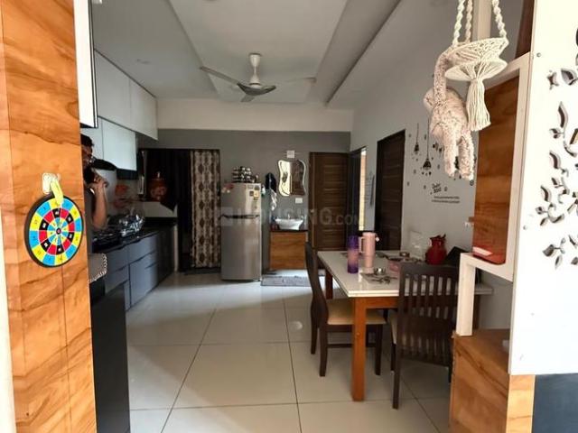 2 BHK Apartment in Jagatpur for rent Ahmedabad. The reference number is 21139128