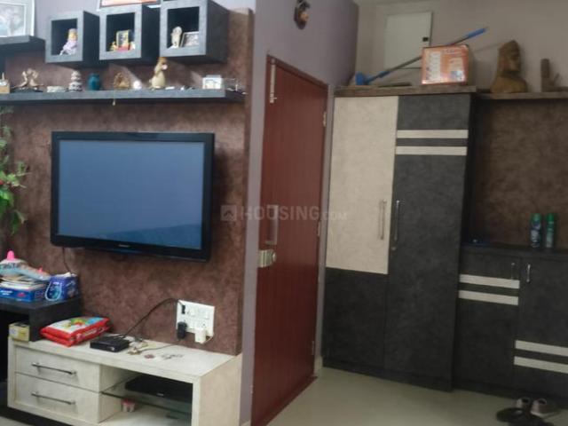 2 BHK Apartment in Jagatpur for rent Ahmedabad. The reference number is 21133478