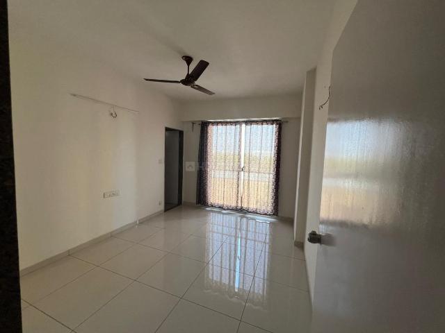 2 BHK Apartment in Jagatpur for rent Ahmedabad. The reference number is 21169963