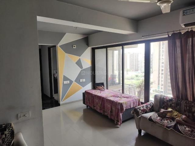 2 BHK Apartment in Jagatpur for rent Ahmedabad. The reference number is 21181280
