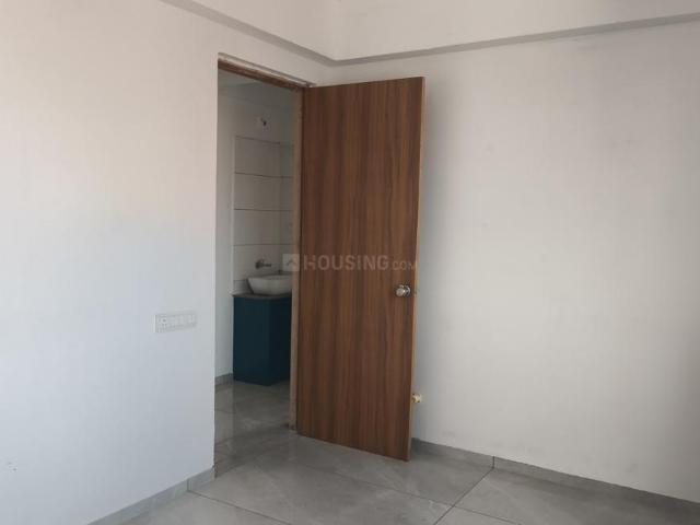 2 BHK Apartment in Jagatpur for rent Ahmedabad. The reference number is 21197847