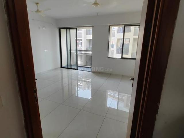 2 BHK Apartment in Jagatpur for rent Ahmedabad. The reference number is 21190548