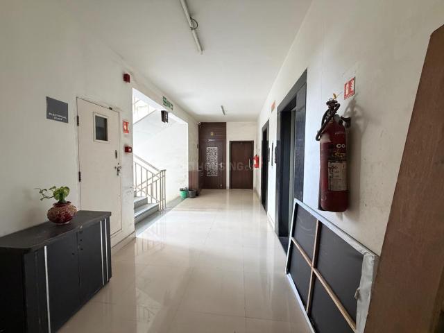 2 BHK Apartment in Jagatpur for rent Ahmedabad. The reference number is 21207315