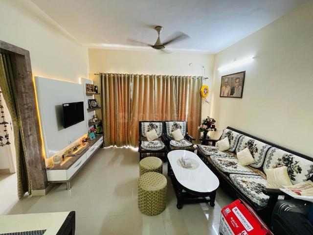 2 BHK Apartment in Jagatpur for rent Ahmedabad. The reference number is 21254806