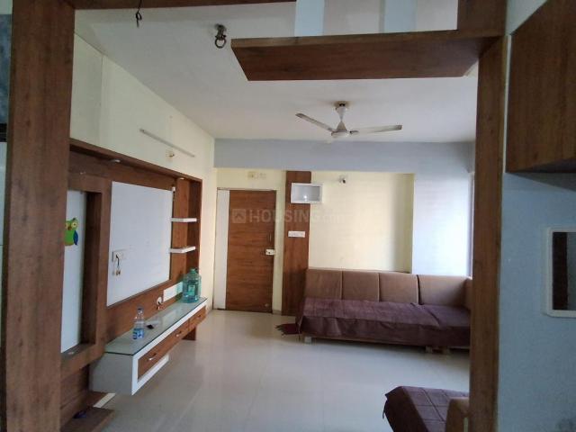 2 BHK Apartment in Jagatpur for rent Ahmedabad. The reference number is 21335578