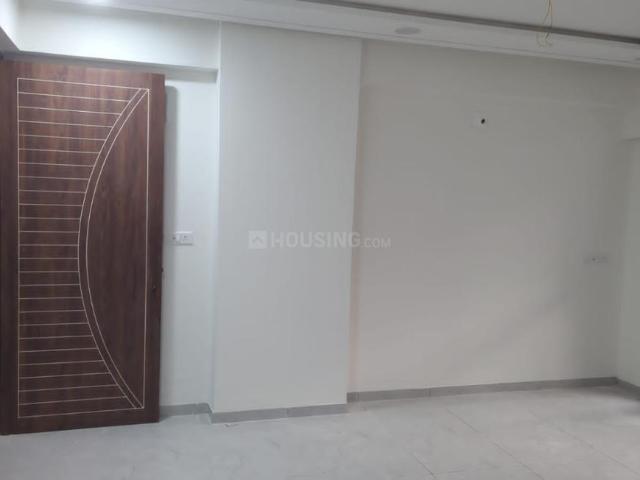 2 BHK Apartment in Jagatpur for rent Ahmedabad. The reference number is 21341971
