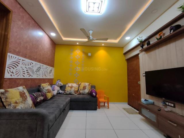 2 BHK Apartment in Jagatpur for resale Ahmedabad. The reference number is 21272635