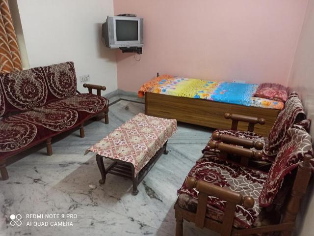 2 BHK Apartment in Janakpuri for rent New Delhi. The reference number is 8019149