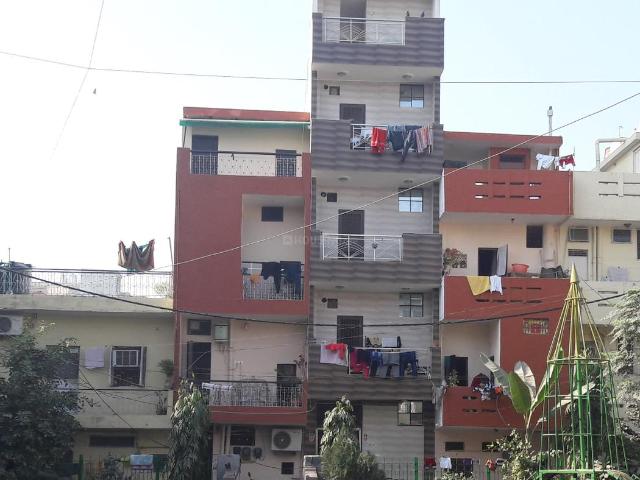 2 BHK Apartment in Janakpuri for resale New Delhi. The reference number is 21013935