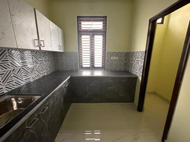 2 BHK Apartment in Jhalwa for rent Allahabad. The reference number is 14123949