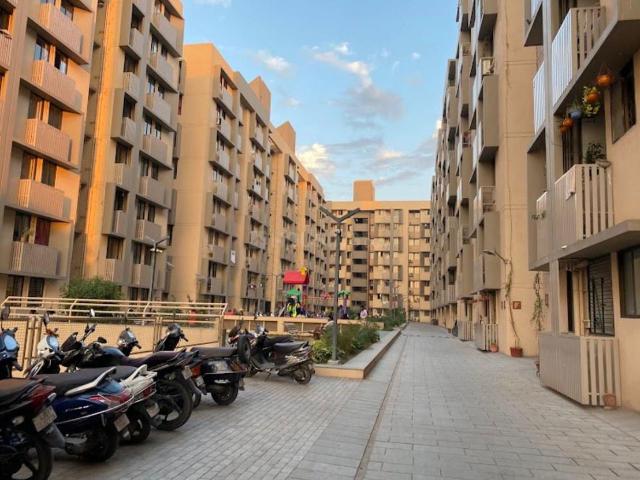 2 BHK Apartment in Juhapura for rent Ahmedabad. The reference number is 20620031