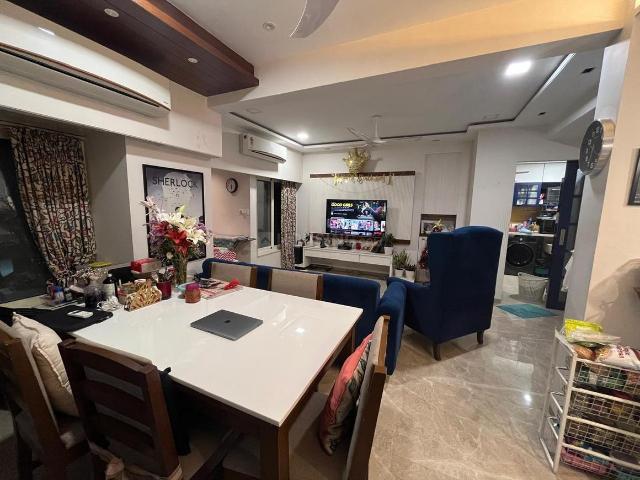 2 BHK Apartment in Juhu for rent Mumbai. The reference number is 16246105