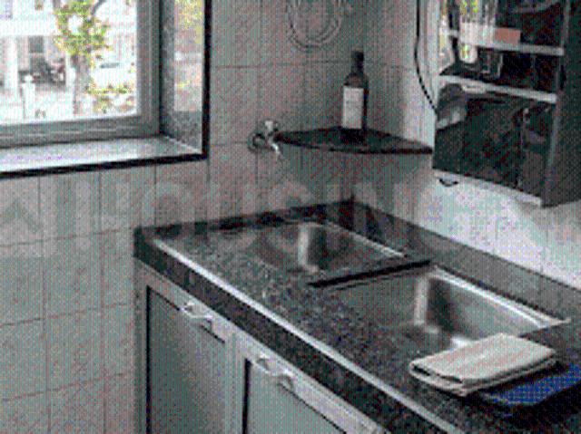 2 BHK Apartment in Juhu for rent Mumbai. The reference number is 20185211