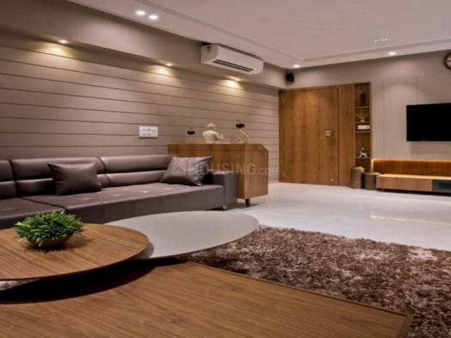 2 BHK Apartment in Juhu for resale Mumbai. The reference number is 21121911