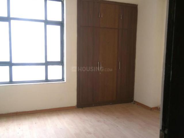 2 BHK Apartment in Omicron I for resale Greater Noida. The reference number is 21014878