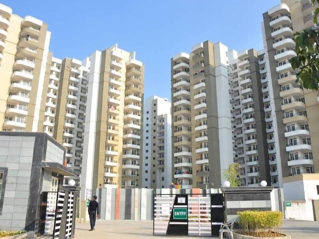 2 BHK Apartment in Omicron III for resale Greater Noida. The reference number is 21032221