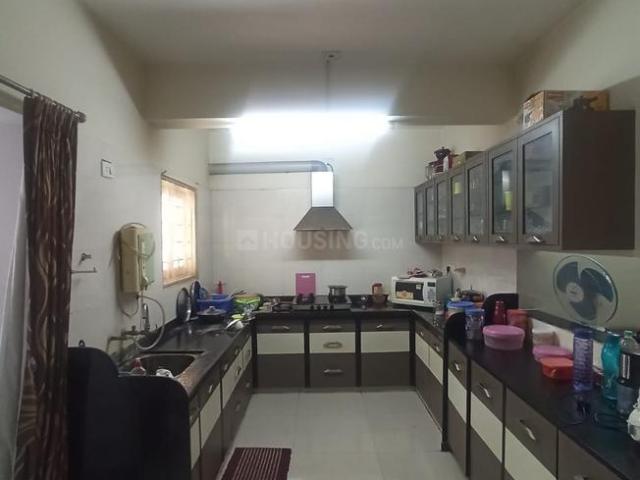 2 BHK Apartment in Old Padra Road for rent Vadodara. The reference number is 21145877