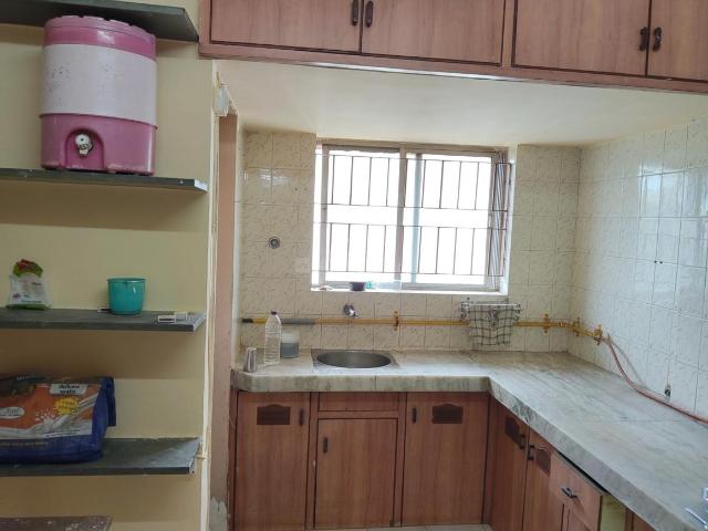 2 BHK Apartment in Old Walled City for rent Rajkot. The reference number is 21094881