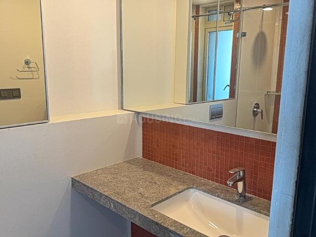 2 BHK Apartment in Lower Parel for rent Mumbai. The reference number is 19223438