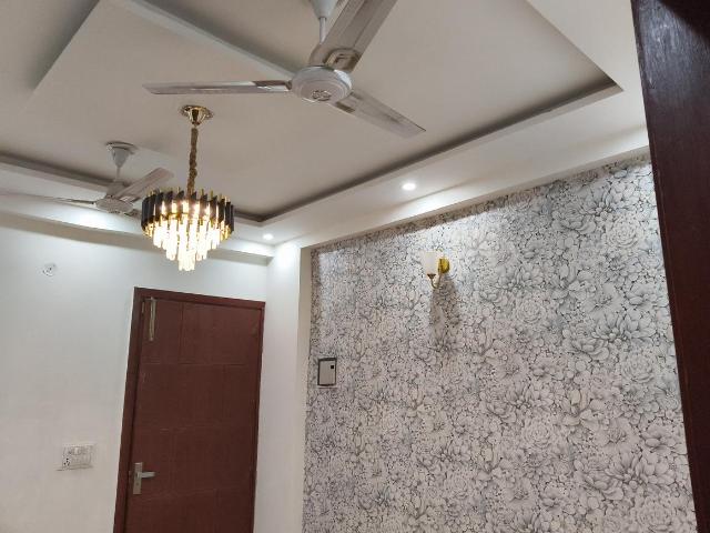 2 BHK Apartment in Loni Dehat for resale Ghaziabad. The reference number is 21197803
