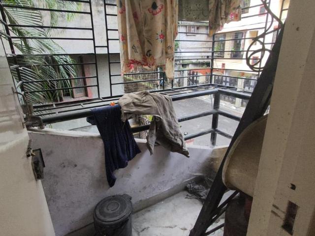 2 BHK Apartment in Lake Gardens for rent Kolkata. The reference number is 21032776