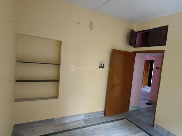 2 BHK Apartment in Lake Gardens for rent Kolkata. The reference number is 21398770