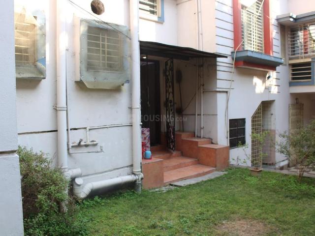 2 BHK Apartment in Lake Gardens for resale Kolkata. The reference number is 20906946