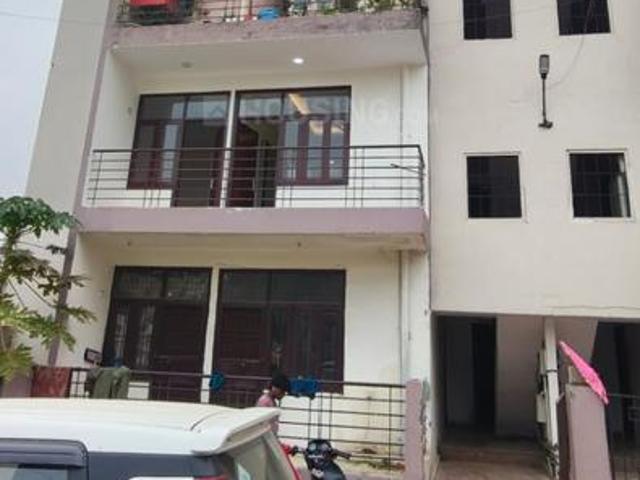 2 BHK Apartment in Lal Kuan for resale Ghaziabad. The reference number is 20199878