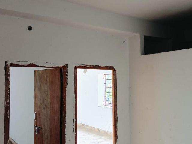 2 BHK Apartment in Liluah for resale Howrah. The reference number is 21167011