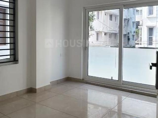 2 BHK Apartment in M.G. Road for rent Kochi. The reference number is 20593477