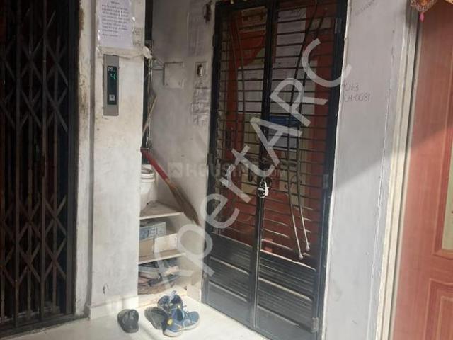 2 BHK Apartment in Mota Varachha for resale Surat. The reference number is 20451979