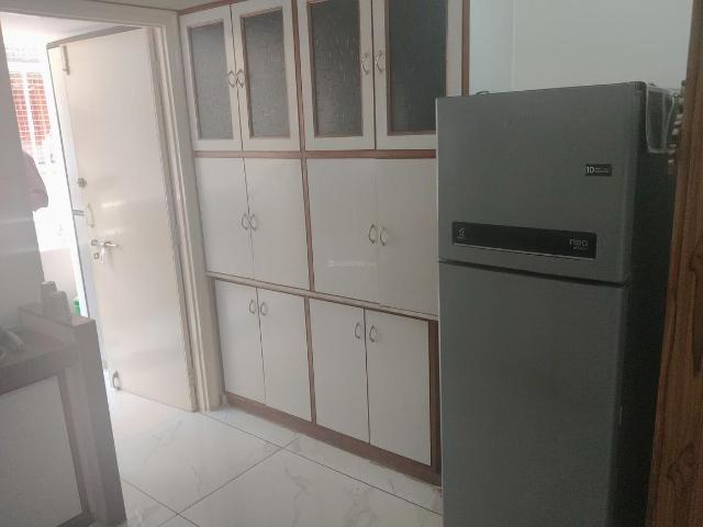 2 BHK Apartment in Motera for rent Ahmedabad. The reference number is 20096854