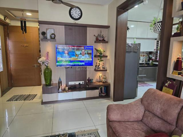 2 BHK Apartment in Motera for rent Ahmedabad. The reference number is 21086956