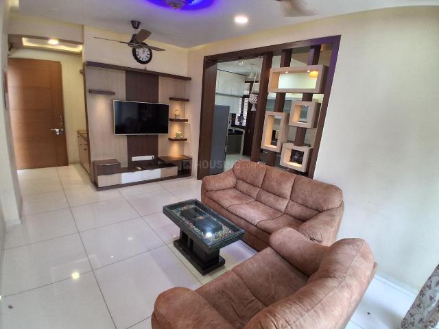 2 BHK Apartment in Motera for rent Ahmedabad. The reference number is 21356920