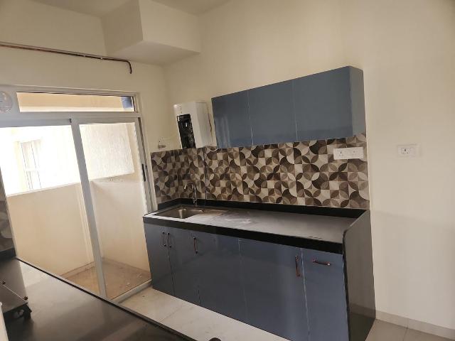 2 BHK Apartment in Mohammed Wadi for rent Pune. The reference number is 18701574