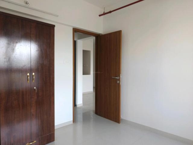 2 BHK Apartment in Mohammed Wadi for rent Pune. The reference number is 18912400
