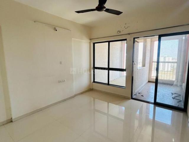 2 BHK Apartment in Mohammed Wadi for rent Pune. The reference number is 20359052