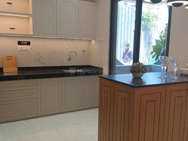 2 BHK Apartment in Mohammed Wadi for resale Pune. The reference number is 21335331