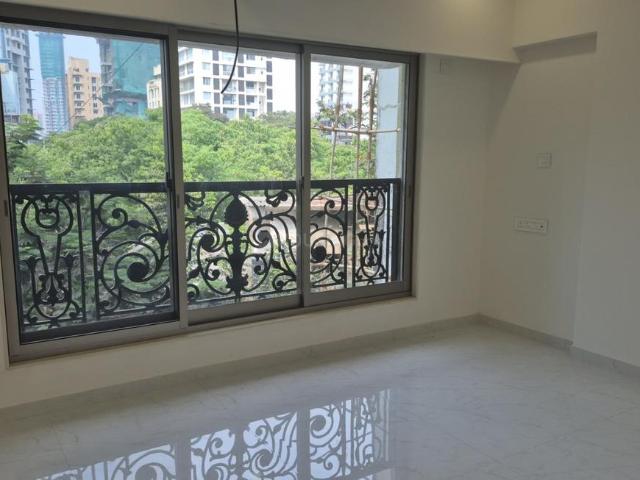 2 BHK Apartment in Matunga East for resale Mumbai. The reference number is 18645894